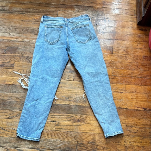 Distressed High Rise Jeans - Picture 4 of 6